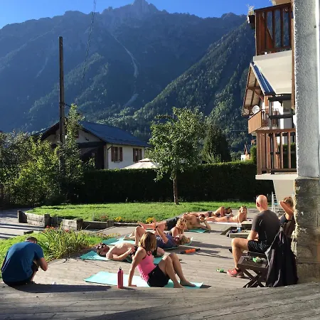Apartment 3 Bedrooms, Whole Floor, New Kitchen, Town Centre Chamonix