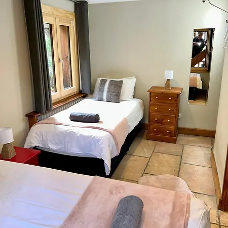 Apartment 3 Bedrooms, Whole Floor, New Kitchen, Town Centre Chamonix